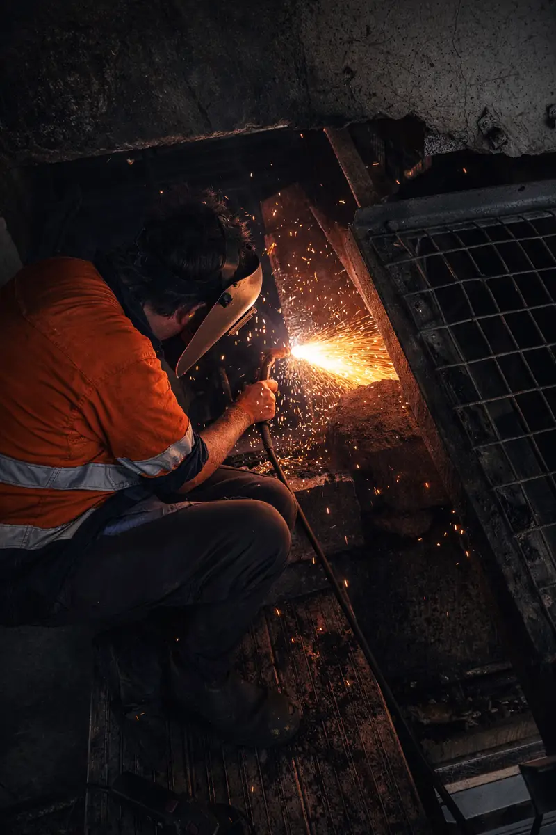 Cutting heavy plate in hi-vis
